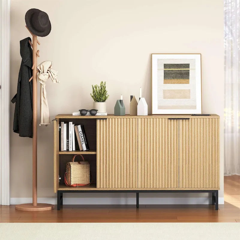Buffet de cuisine avec portes à motifs ondulés