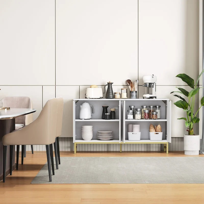 Buffet de cuisine avec portes à motifs ondulés